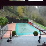 Luxury Pool In Dom wakacyjny *