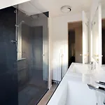 Dom wakacyjny Luxury Pool In *