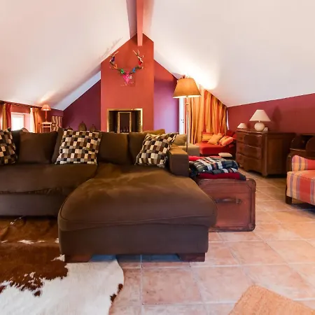 Modern In With Private Swimming Pool Holiday home *