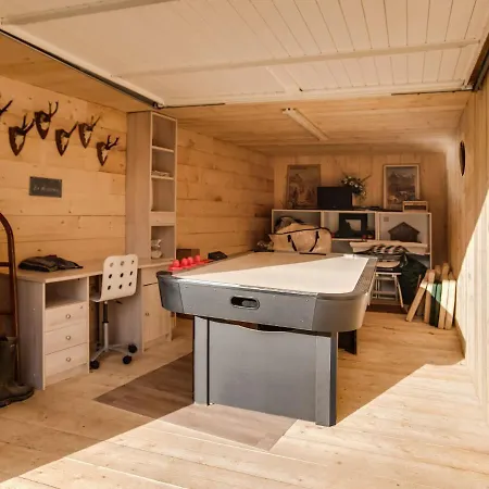 Modern In With Private Swimming Pool Holiday home *
